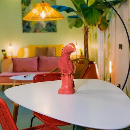 Apartment Experience - Palms *